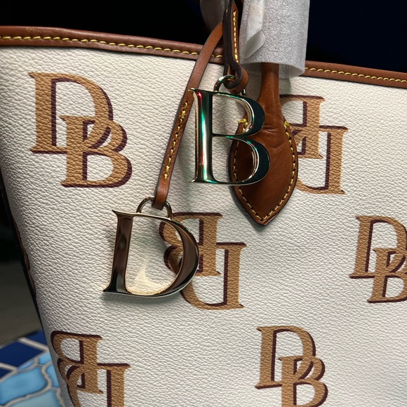 NWT Dooney & Bourke Monogram Tote - Picture 2 of 10